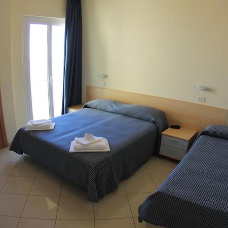 Hotel Fantasy ريميني الغرفة الصورة