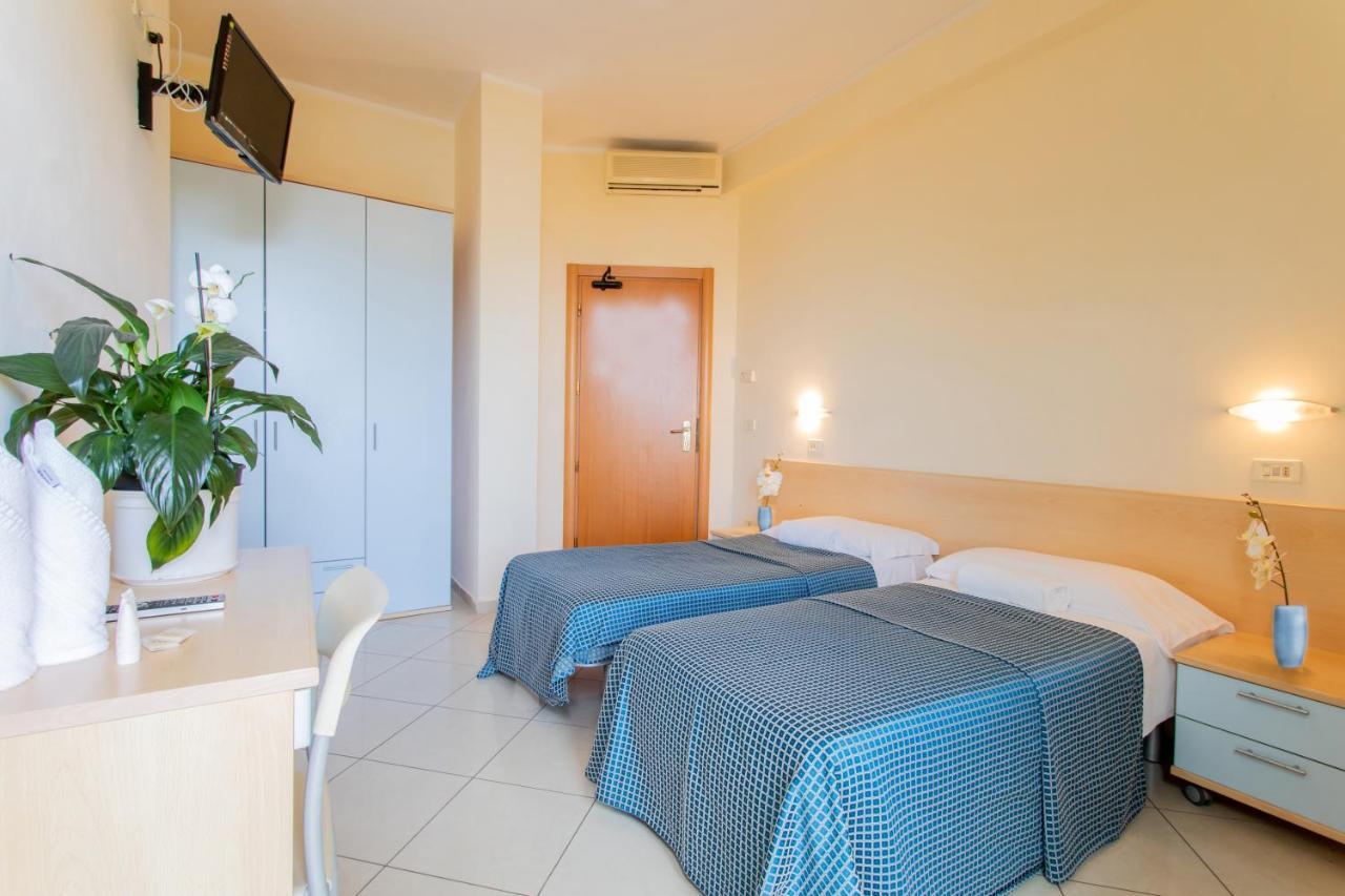 Hotel Fantasy ريميني المظهر الخارجي الصورة